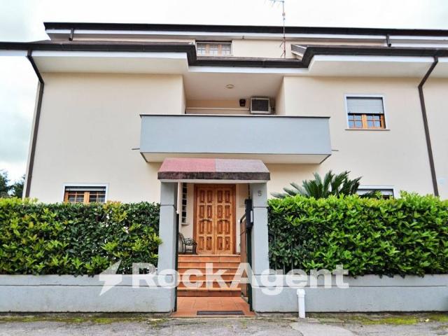Prestigiosa villa di 306 mq in vendita, Via Ombrone, 5, Latina, Lazio