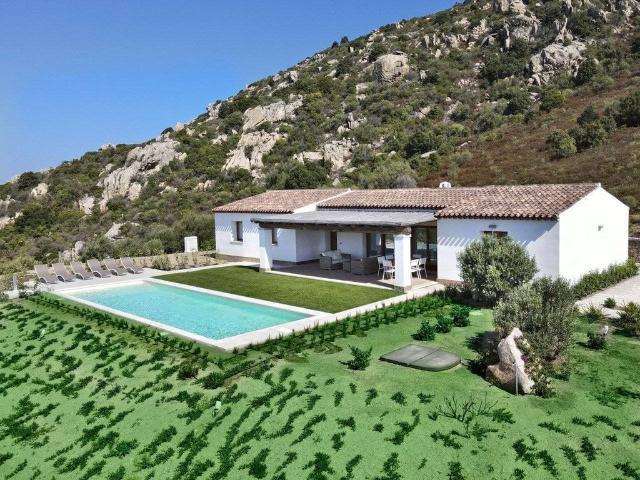 Prestigiosa villa di 320 mq in vendita, Olbia, Sardegna