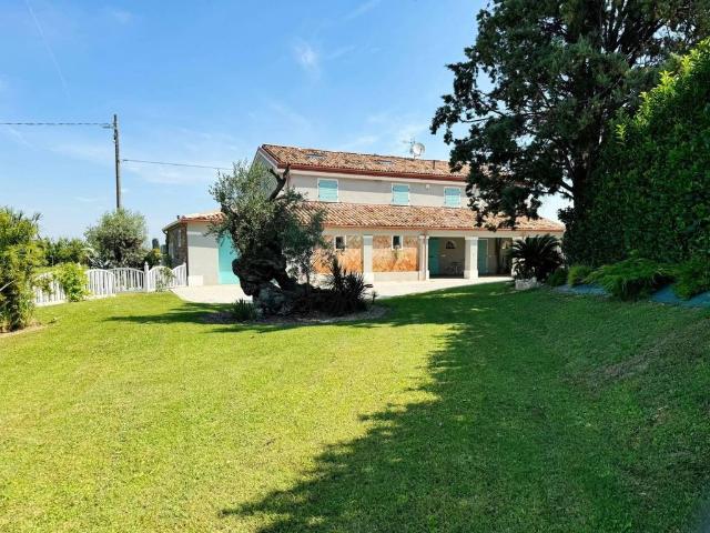 Prestigiosa villa di 322 mq in vendita, Gambettola, Italia