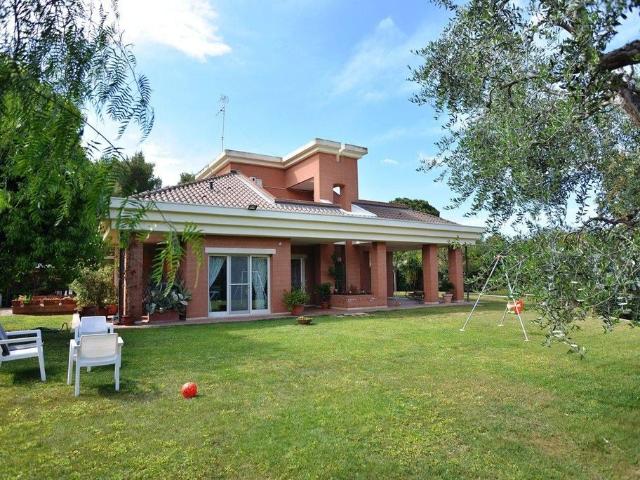 Prestigiosa villa in vendita viale degli ulivi, 21, Noicattaro, Bari, Puglia