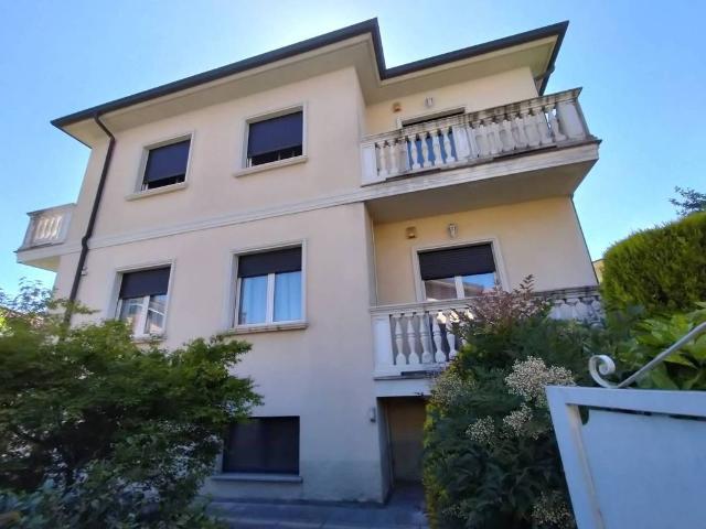 Esclusiva villa di 336 mq in vendita Via Monte Bianco, Arese, Milano, Lombardia