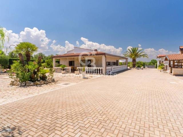 Prestigiosa villa di 340 mq in vendita, Contrada Cariati, Sn, Andria, Barletta Andria Trani, Puglia