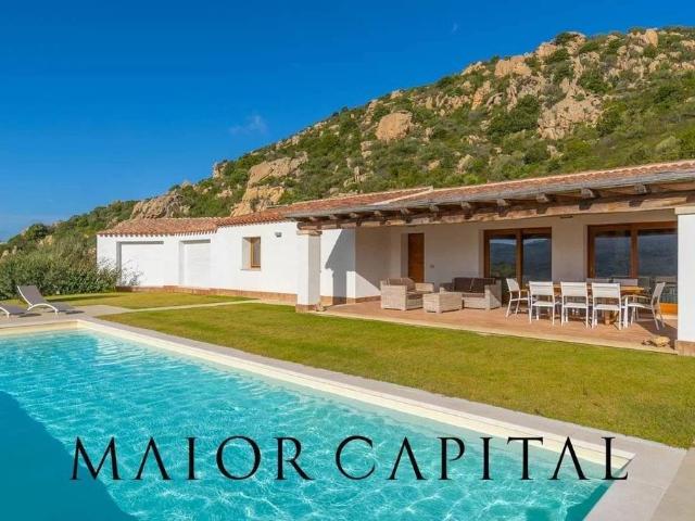 Prestigiosa villa di 344 mq in vendita, Cugnana Verde, Italia