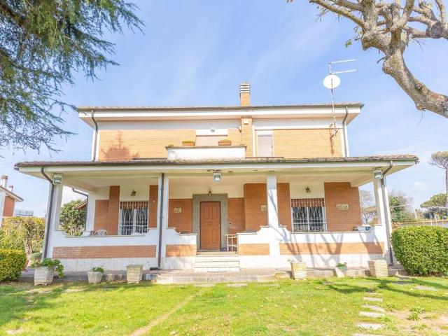 Prestigiosa villa di 345 mq in vendita, Viale di Castel Porziano, 550, Roma, Lazio