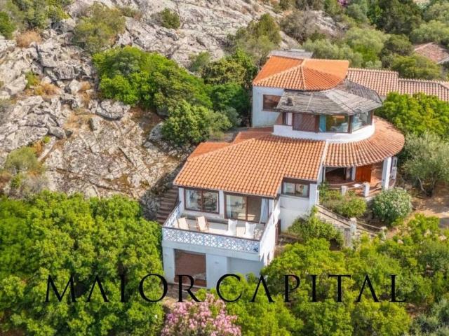 Prestigiosa villa di 350 mq in vendita Via Monte Ladu, Olbia, Sassari, Sardegna