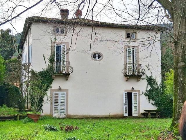 Prestigiosa villa di 350 mq in vendita, Capannori, Toscana