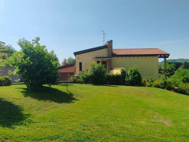 Prestigiosa villa di 363 mq in vendita, Via Monte Rosa, Buguggiate, Lombardia