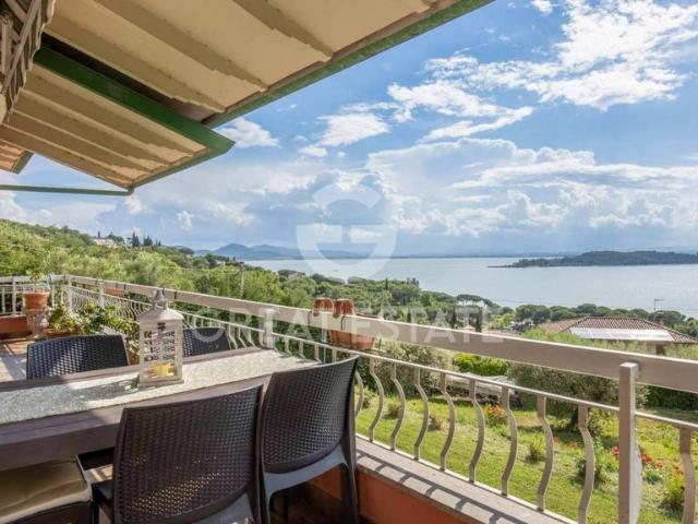Prestigiosa villa di 364 mq in vendita, Strada della Rocca, Magione, Umbria