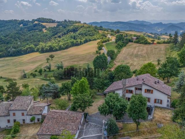 Esclusiva villa di 653 mq in vendita LOCALITA' RONCAGLIO CADRAZZOLE, Canossa, Reggio Emilia, Emilia Romagna