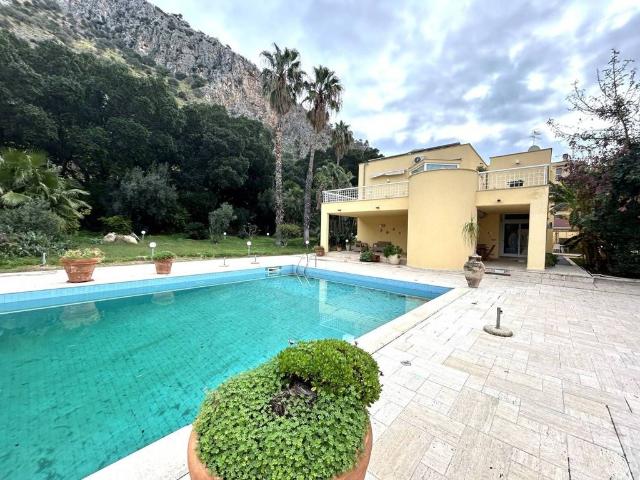 Prestigiosa villa di 398 mq in vendita, Viale Margherita di Savoia, Palermo, Sicilia