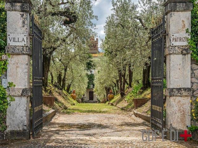 Prestigiosa villa in vendita Monteleone Sabino, Italia
