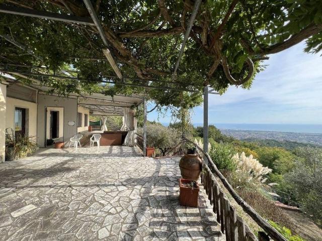 Prestigiosa villa in vendita Castelnuovo Magra, Italia