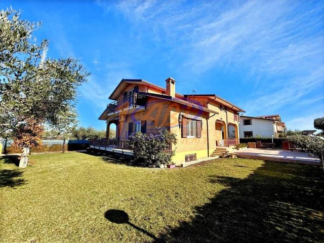 Prestigiosa villa di 250 mq in vendita Lanciano, Italia