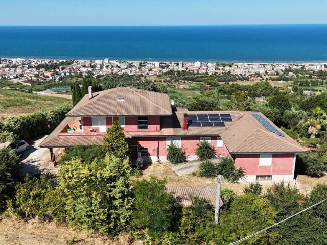 Prestigiosa villa in vendita Località Giardino, 3, Roseto degli Abruzzi, Teramo, Abruzzo