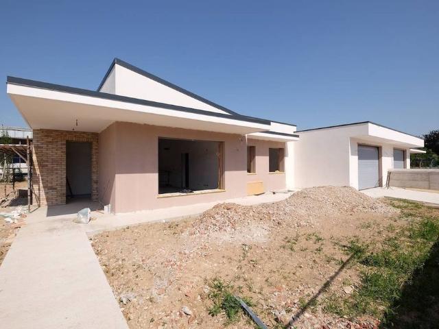 Prestigiosa villa in vendita Pordenone, Italia