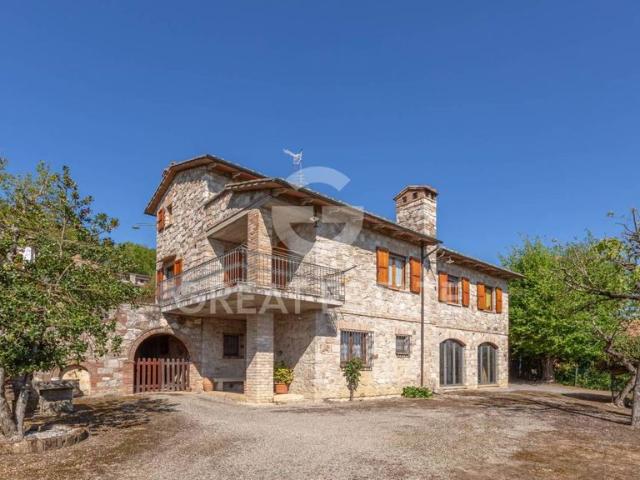 Prestigiosa villa in vendita Sarteano, Toscana