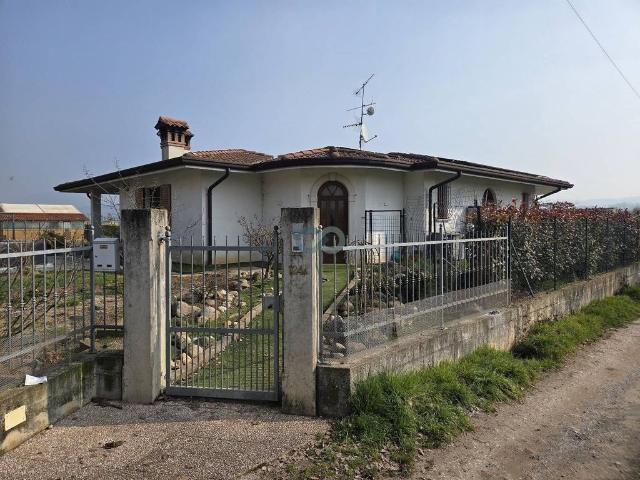 Prestigiosa villa in vendita Via 4 Novembre, Prevalle, Lombardia
