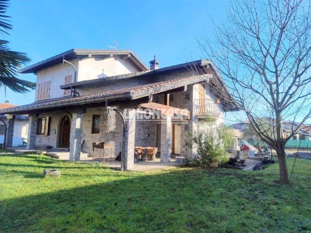Prestigiosa villa in vendita Via Cesare Battisti, Solbiate, Como, Lombardia