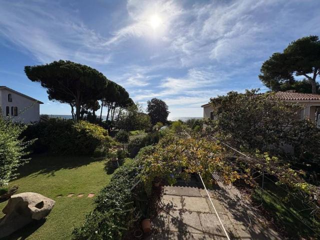 Prestigiosa villa in vendita Via Levante, Quartu Sant'Elena, Cagliari, Sardegna