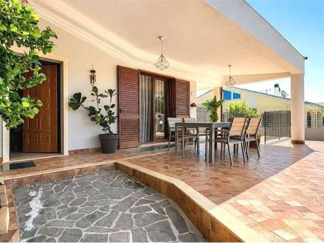 Prestigiosa villa in vendita via Mandrolisai, 0, Quartu Sant'Elena, Sardegna