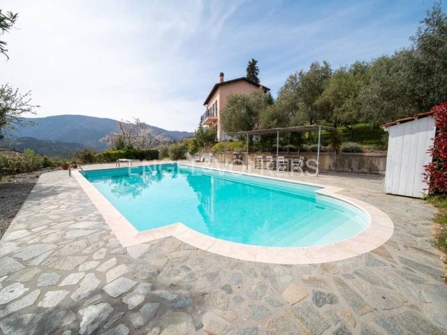 Prestigiosa villa in vendita Via Niccolò Paganini, Carro, Liguria
