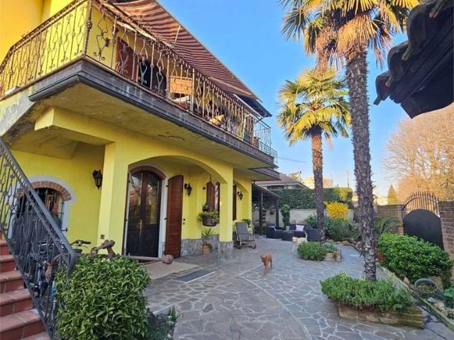 Prestigiosa villa in vendita via san francesco d'assisi, 8, Abbiategrasso, Lombardia