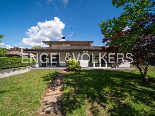 Prestigiosa villa in affitto Villaggio Santa Monica, 3, Gornate Olona, Varese, Lombardia