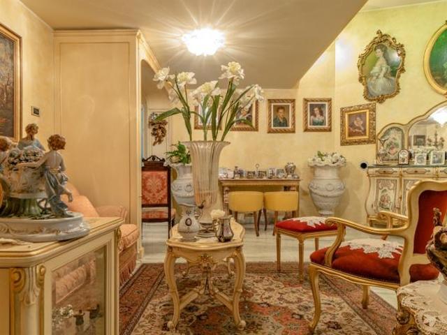 Prestigiosa villa singola con 2 appartamenti
