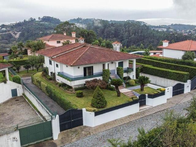 Prestigiosa casa à venda Abação, Portugal
