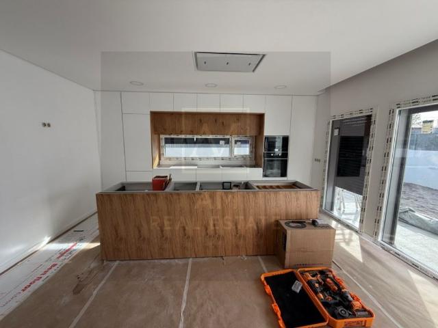 Casa de 150 m² à venda Seixal, Setúbal