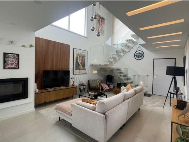 Casa de 220 m² à venda Marisol, Charneca de Caparica, Setúbal