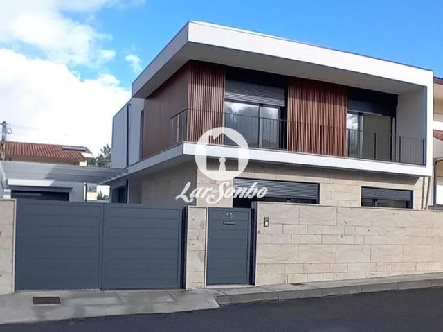 Prestigiosa casa de 154 m² à venda Braga