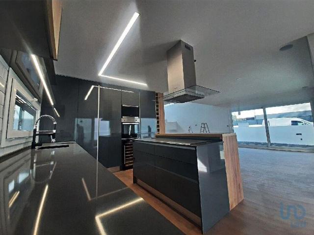 Prestigiosa casa de 167 m² à venda Aroeira, Portugal