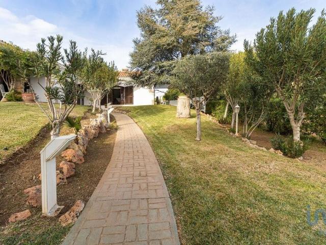 Prestigiosa casa de 176 m² à venda Quarteira, Portugal