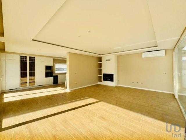 Prestigiosa casa de 183 m² à venda Seixal, Setúbal