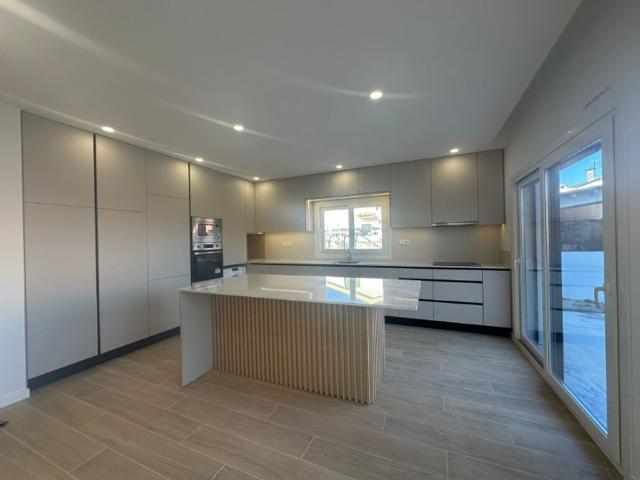 Prestigiosa casa de 184 m² à venda Seixal, Setúbal