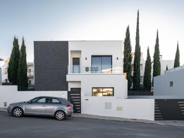 Prestigiosa casa de 192 m² à venda Portimão, Portugal