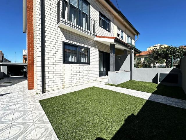 Prestigiosa casa de 120 m² à venda Maia, Porto