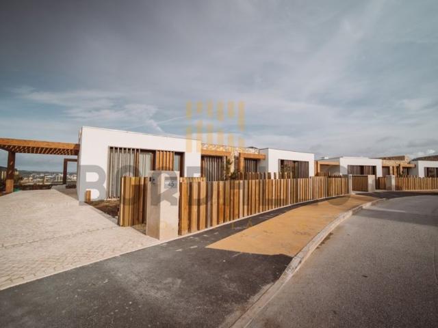 Prestigiosa casa de 133 m² à venda Óbidos, Leiria