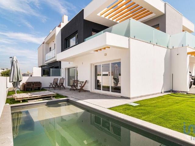 Prestigiosa casa de 242 m² à venda Sobreda, Portugal