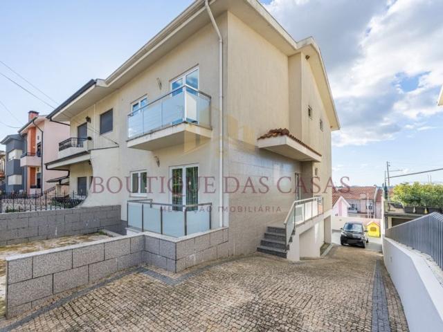 Prestigiosa casa de 252 m² à venda Gondomar, Porto