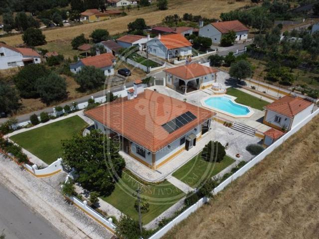 Prestigiosa casa de 258 m² à venda Casal dos Tomazes, Tomar, Santarém