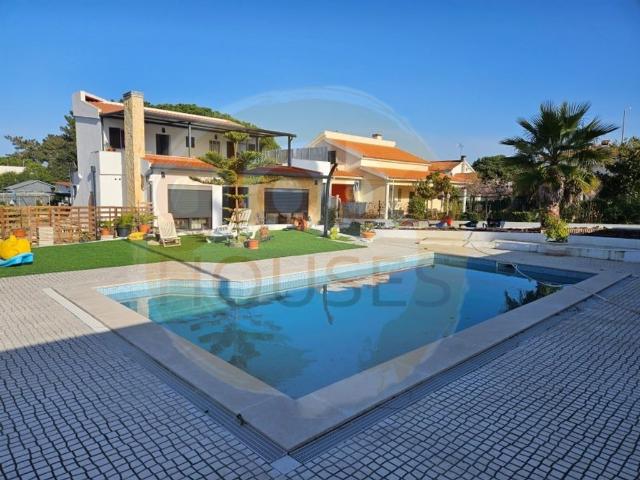 Prestigiosa casa de 260 m² à venda Sesimbra, Setúbal