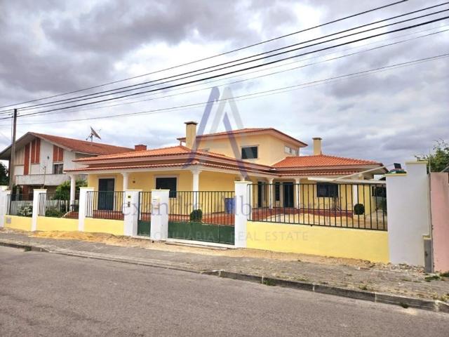 Prestigiosa casa de 265 m² à venda Seixal, Setúbal