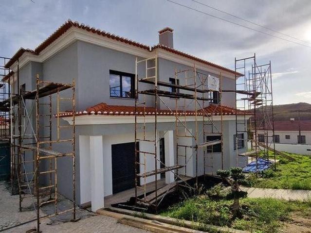 Prestigiosa casa de 265 m² à venda Ponte do Rol, Portugal