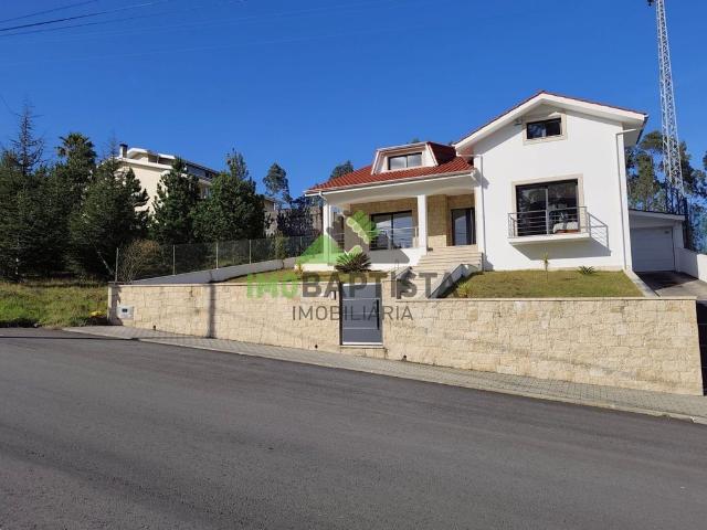 Prestigiosa casa de 284 m² à venda Santa Maria da Feira, Portugal