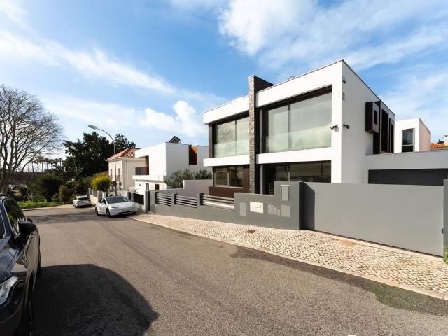 Prestigiosa casa de 297 m² à venda Oeiras, Lisboa