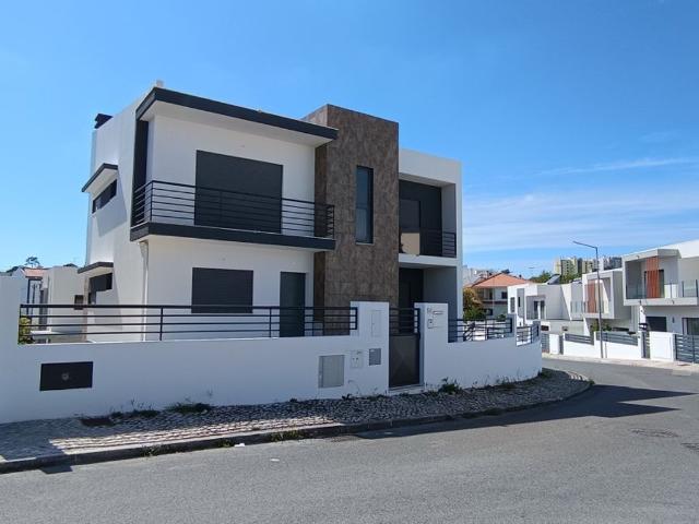Prestigiosa casa de 296 m² à venda Quinta da Alembranca de Cima, Almada, Setúbal