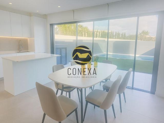 Prestigiosa casa de 207 m² à venda Faro, Portugal