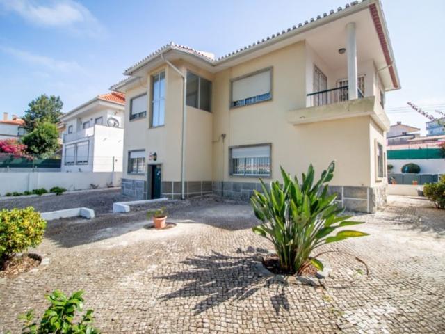 Prestigiosa casa de 215 m² à venda Oeiras, Lisboa